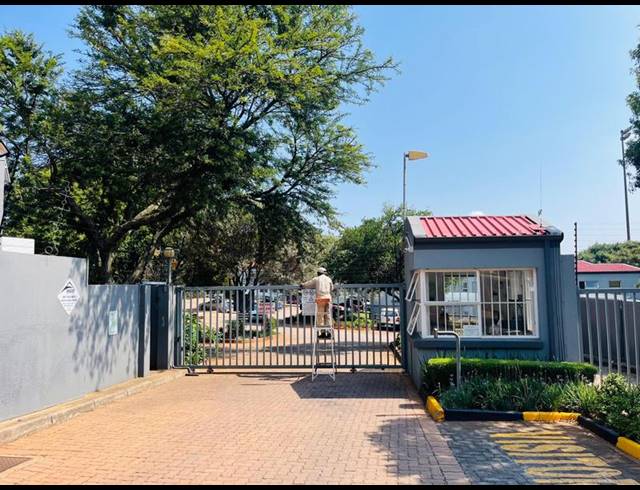 3 BEDROOM APARTMENT FOR SALE IN WESTDENE